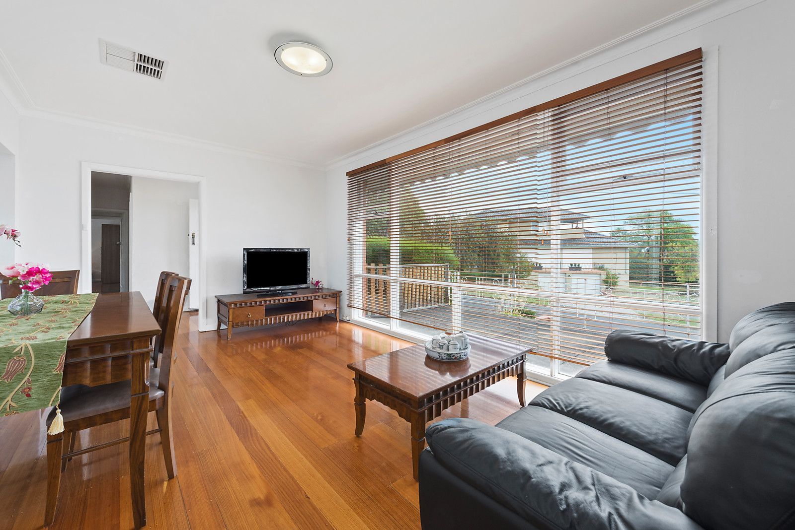 22 Wortley Avenue, Mount Waverley VIC 3149, Image 2