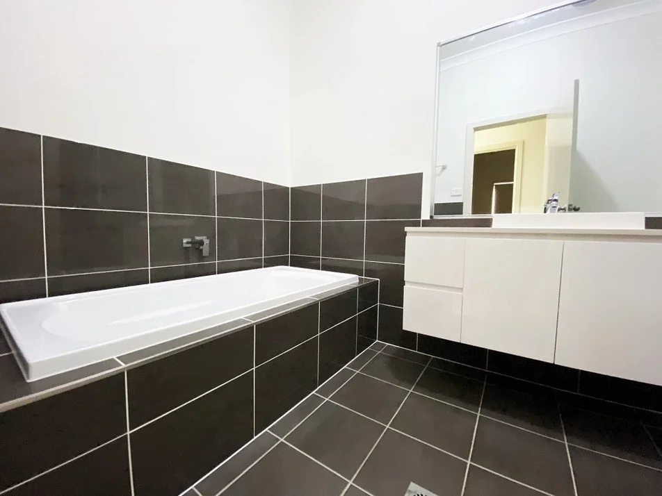 Additional image 10 of 92 Poulton Terrace, Campbelltown NSW 2560