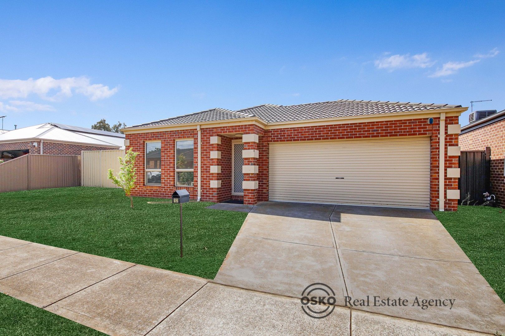 4 bedrooms House in 12 Equine Circuit MELTON SOUTH VIC, 3338