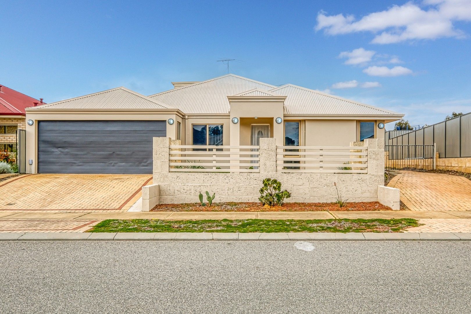 8 bedrooms House in 24 Arrino Parade BALDIVIS WA, 6171