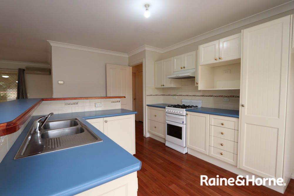 2 Hassall Grove, Kelso NSW 2795, Image 2