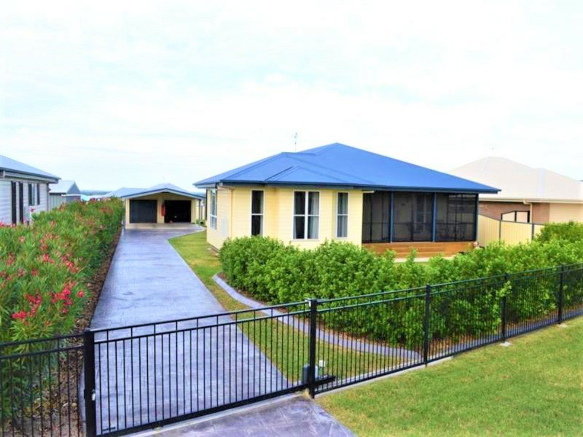 4 bedrooms House in 9 Lockyer Crescent ROMA QLD, 4455