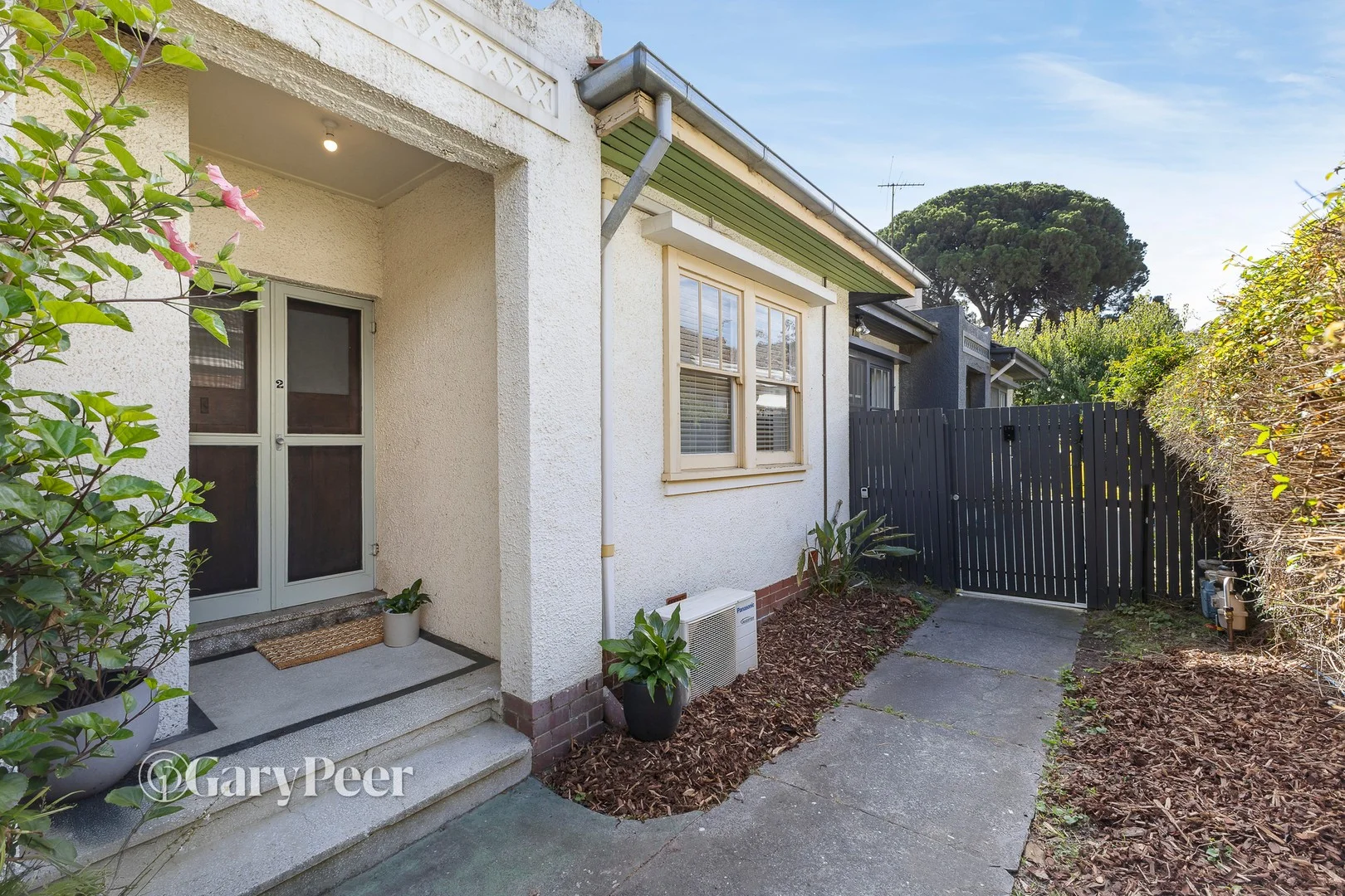 2/17 Hammerdale Avenue, St Kilda East VIC 3183