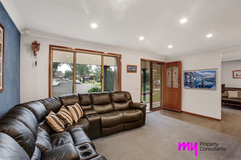 18 John Hunter Grove, Mount Annan NSW 2567, Image 2