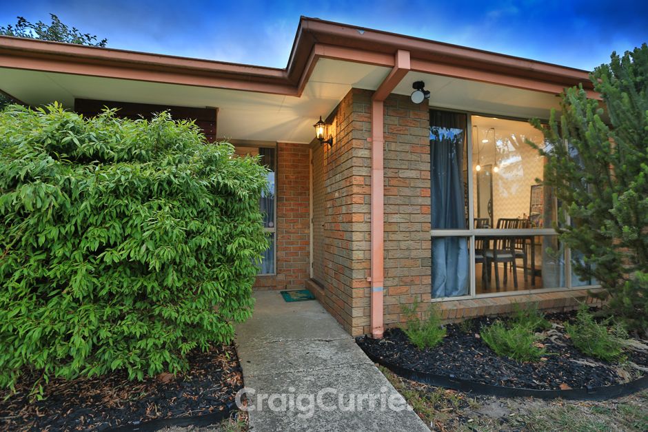 9 Templeton Crescent, Pakenham VIC 3810, Image 2