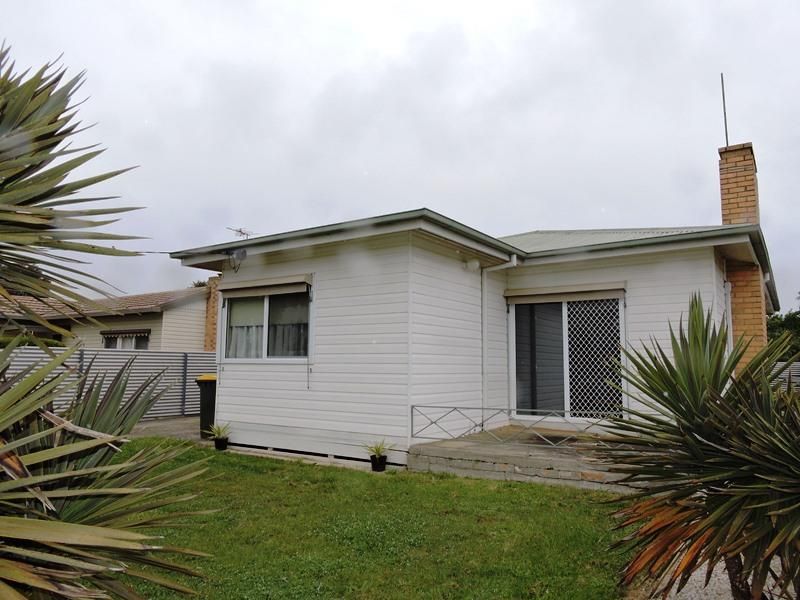 2 Burke Road, Ararat VIC 3377 House For Rent 290 Domain