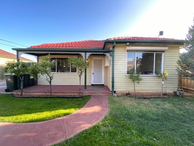 3 bedrooms House in 1/13 Hall Steet SUNSHINE WEST VIC, 3020