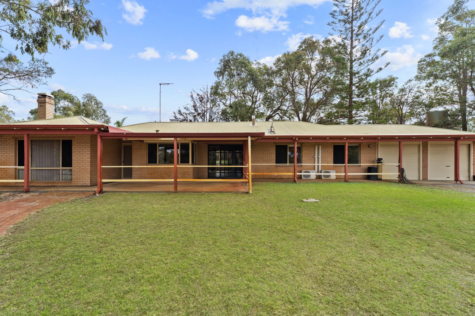 107 Mallee Drive, Karnup WA 6176, Image 2