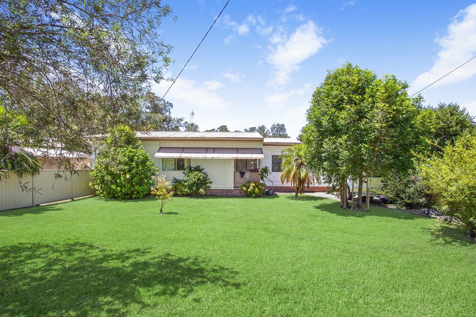 5 bedrooms House in 139 Lakedge Avenue BERKELEY VALE NSW, 2261