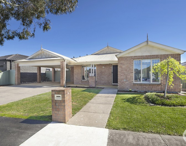 16 Selwyn Street, Miners Rest VIC 3352