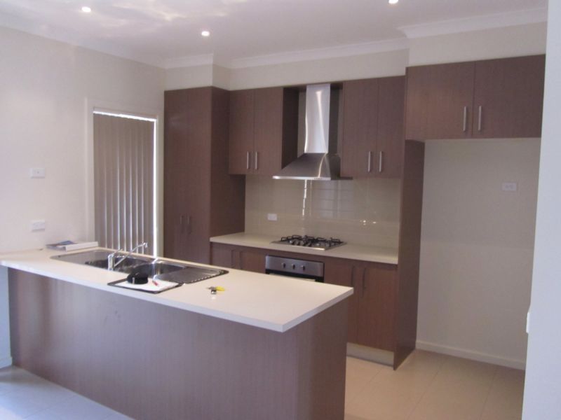 1/7 Fishburn Grove, Melton West VIC 3337 House For Rent Domain