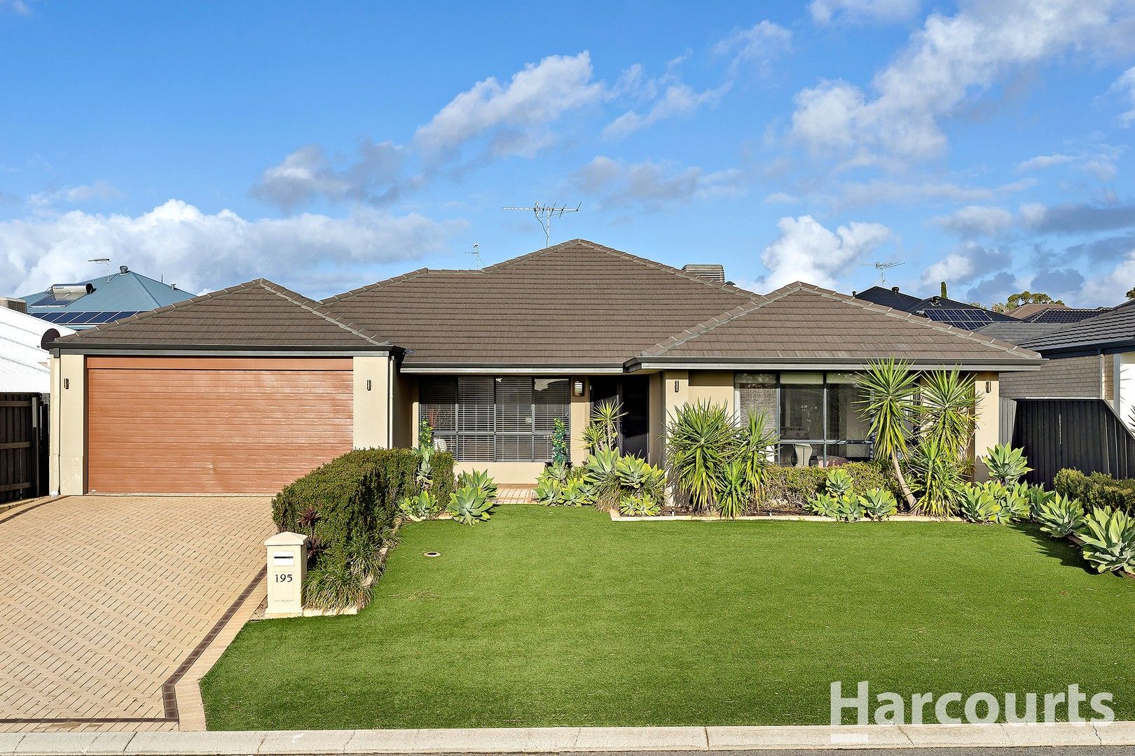 4 bedrooms House in 195 Peelwood Parade HALLS HEAD WA, 6210