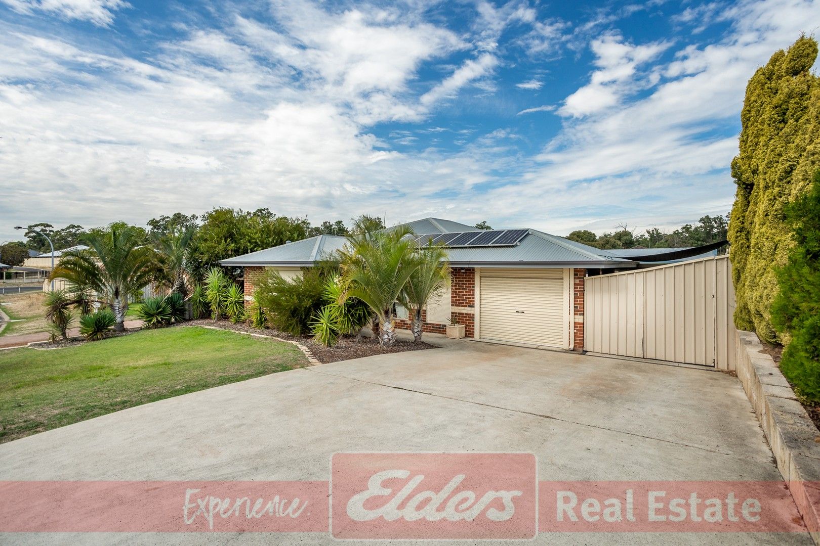 4 bedrooms House in 5 Thunder Way USHER WA, 6230