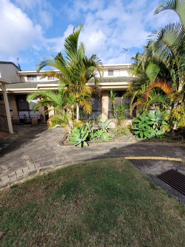 2 bedrooms Townhouse in 2/30 Sportsman Avenue MERMAID BEACH QLD, 4218