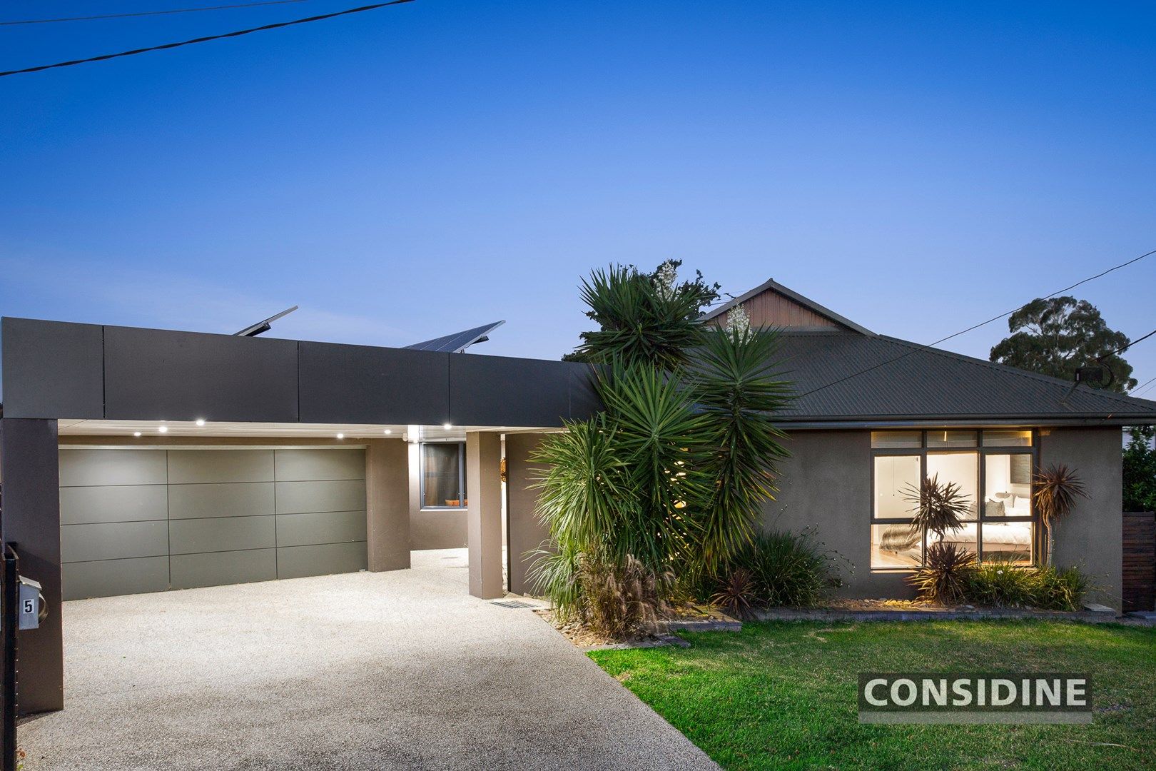 5 Douglas Court, Strathmore Heights VIC 3041, Image 0