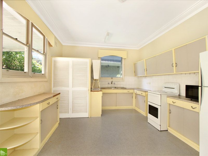 51 Stanleigh Crescent, West Wollongong NSW 2500, Image 2