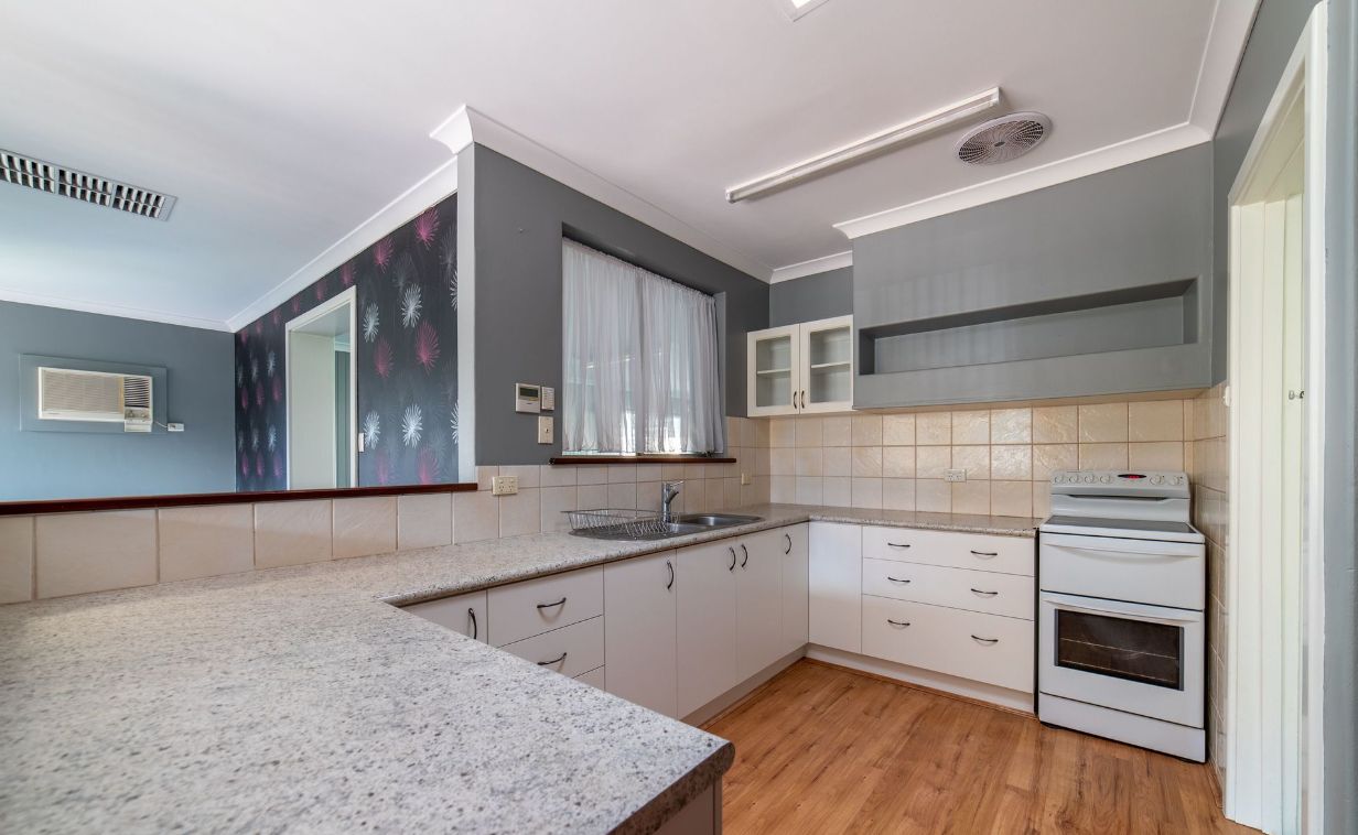 3 bedrooms House in 15 Priory Road MAIDA VALE WA, 6057