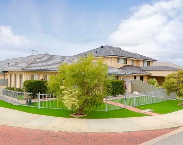 4 bedrooms House in 26 Middle Parkway CANNING VALE WA, 6155