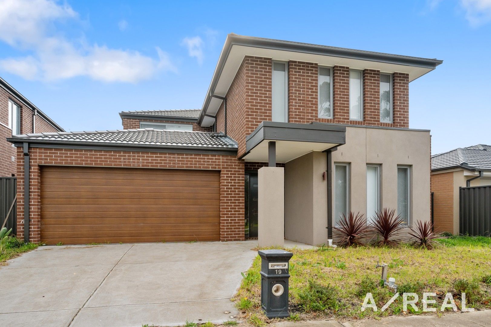 5 bedrooms House in 19 Brilliant Street ROXBURGH PARK VIC, 3064