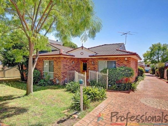 Picture of 2/32 Bower Street, ROSELANDS NSW 2196