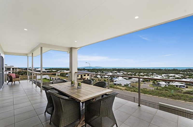 7 Cashell Crescent, Bushland Beach QLD 4818, Image 2