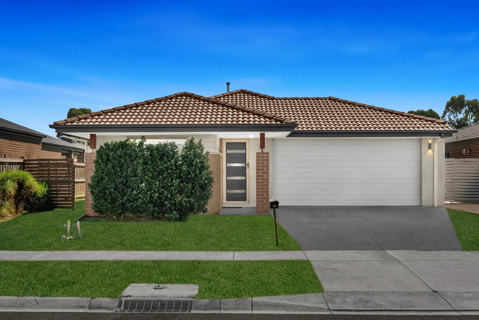 10 Bremer Street, Clyde North VIC 3978