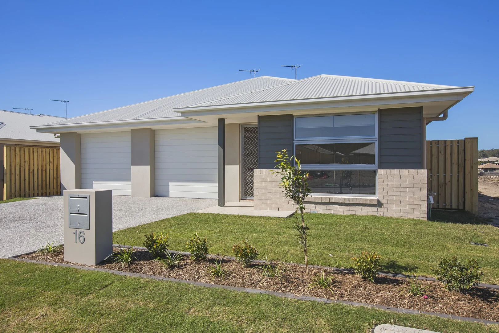 Primary image of 2/16 Vargon Cct, Holmview QLD 4207