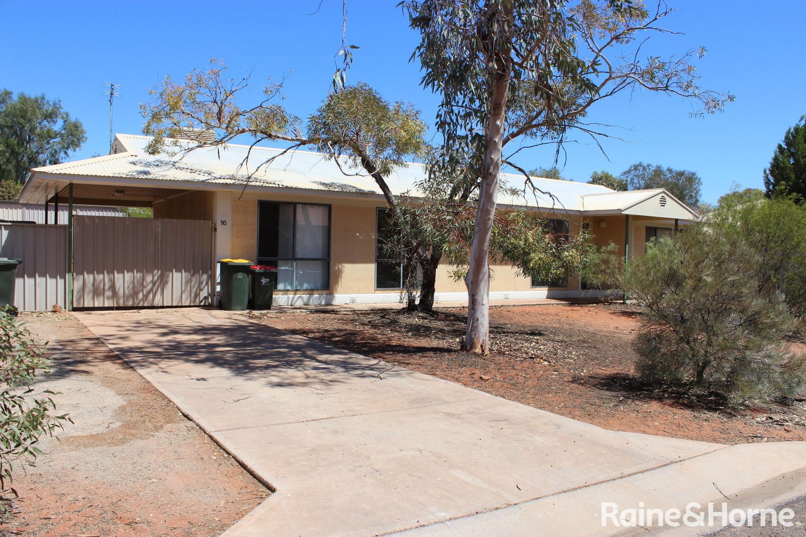 16 Myall Street, Roxby Down Property History & Address Research Domain