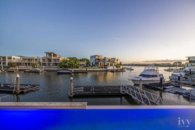 Picture of 34 Knightsbridge Parade West, SOVEREIGN ISLANDS QLD 4216