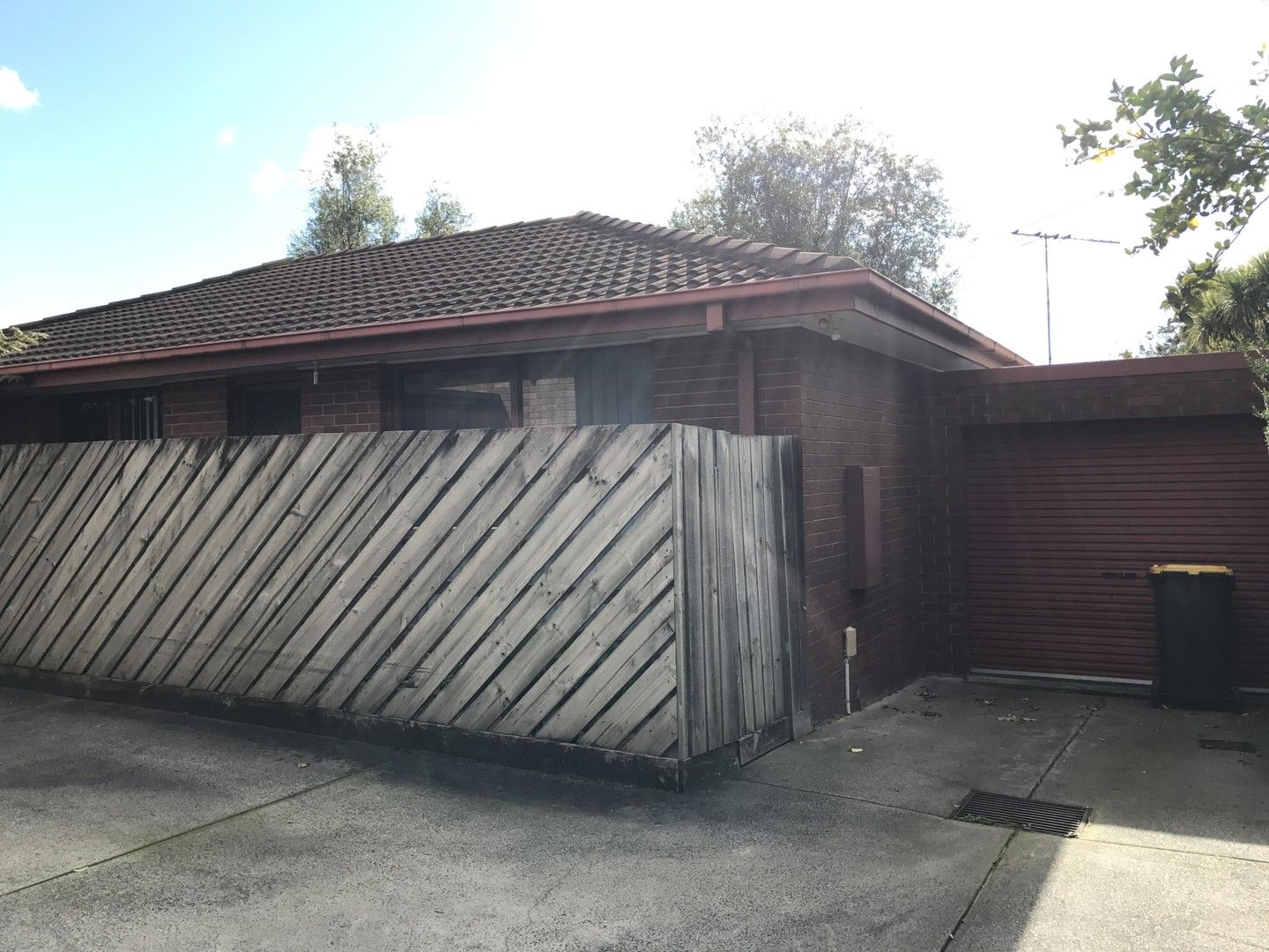 3 bedrooms Apartment / Unit / Flat in 2/55 Jolimont Avenue MULGRAVE VIC, 3170