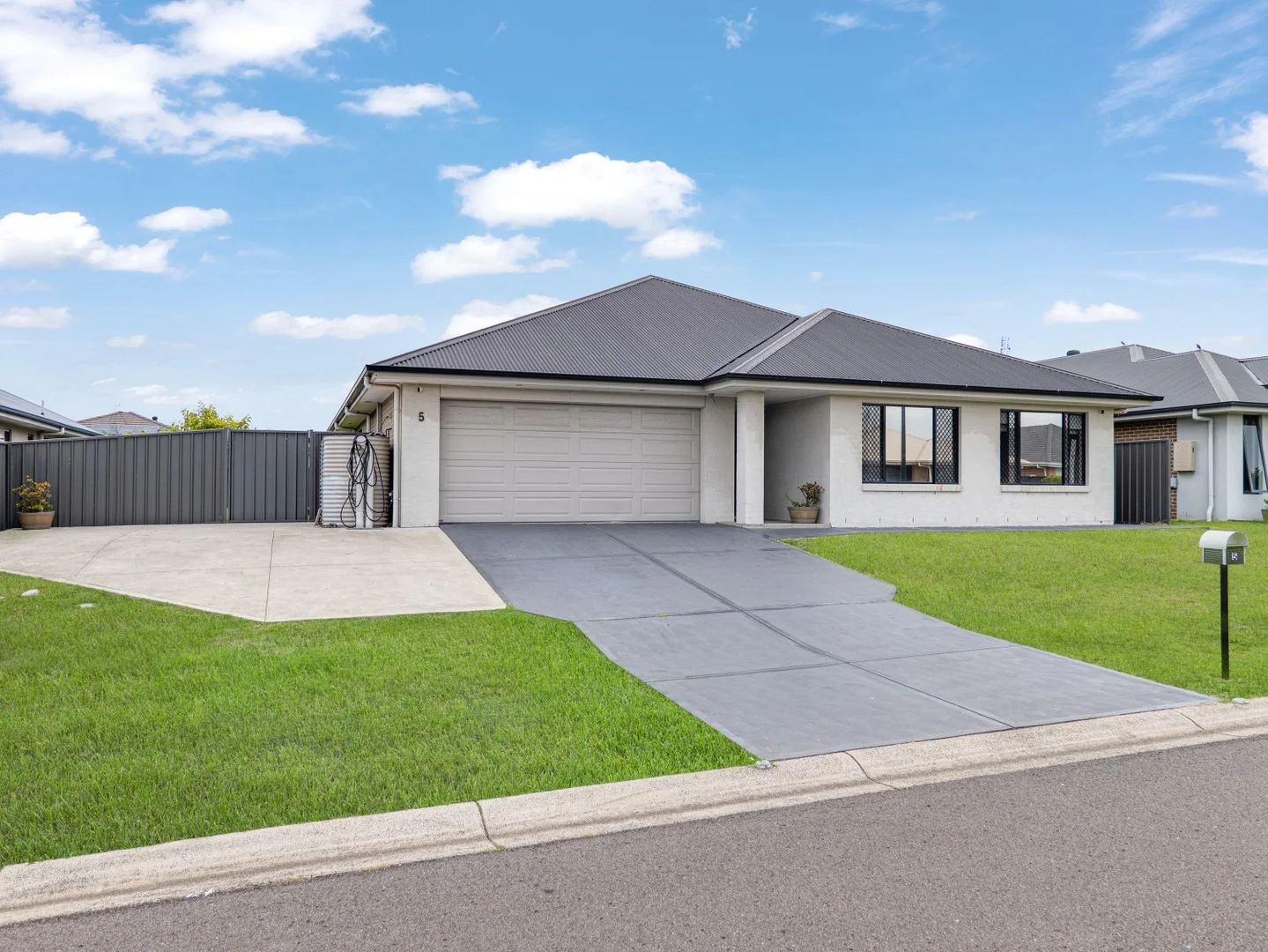 5 Fairway Street, Rutherford NSW 2320