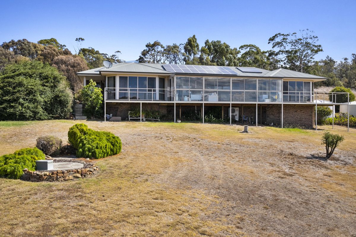 17 Burgess Street, Swansea TAS 7190, Image 2