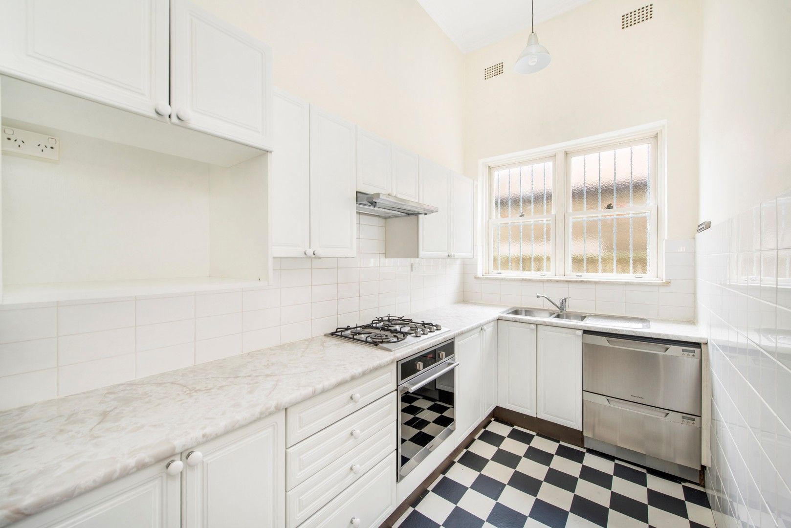 2 bedrooms Apartment / Unit / Flat in 6/1-7 Malabar Road SOUTH COOGEE NSW, 2034