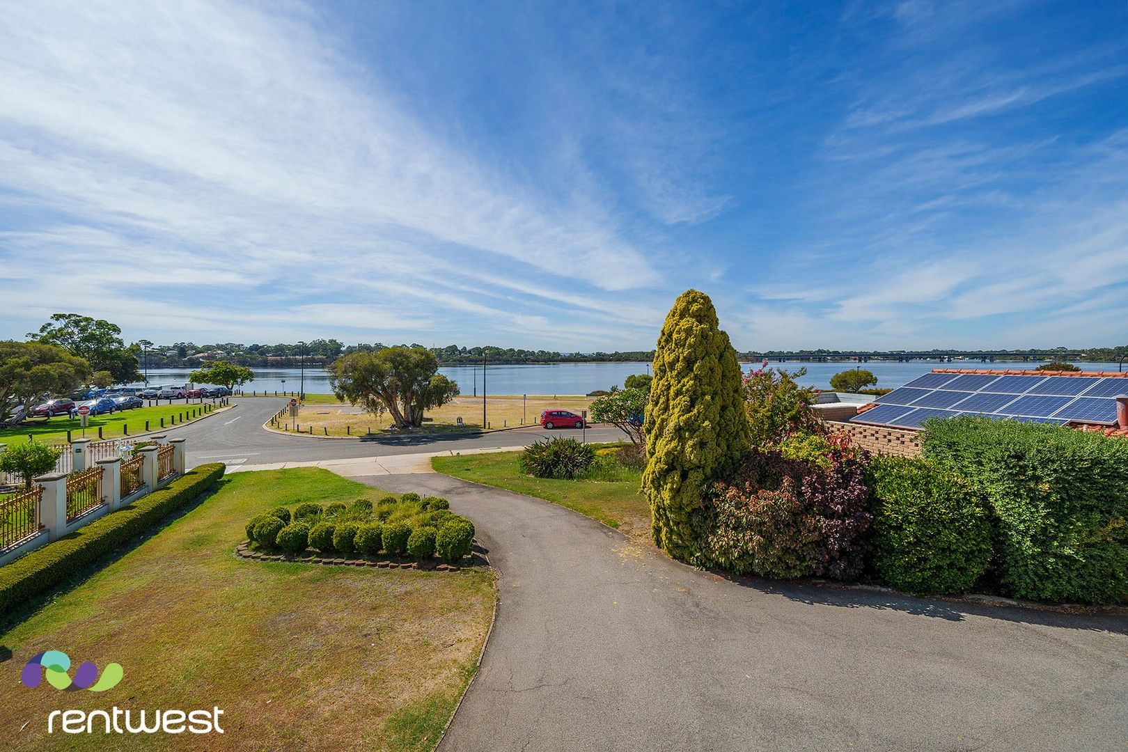 6 bedrooms House in 121 The Esplanade MOUNT PLEASANT WA, 6153