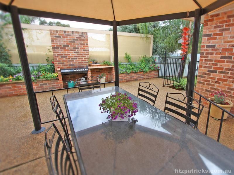 1/8 Canola Place, ESTELLA NSW 2650, Image 2