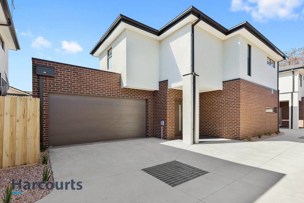 3 bedrooms House in 2/25 Brennan Street MELTON SOUTH VIC, 3338