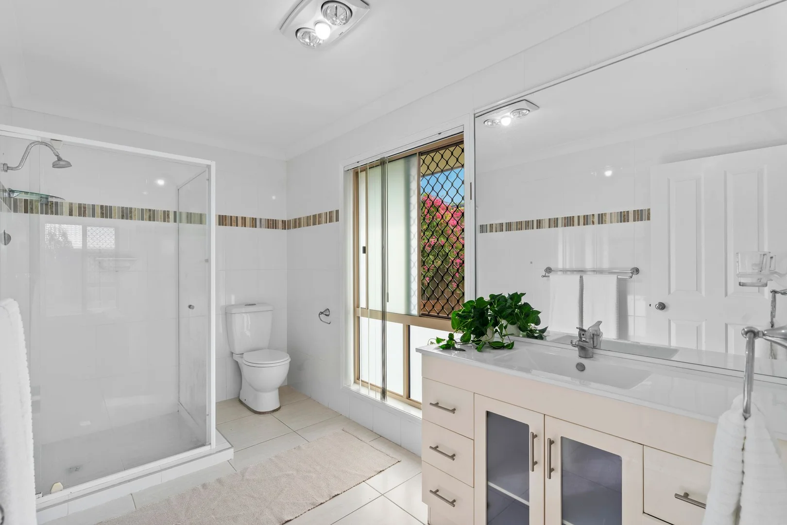 Additional image 11 of 157 Christine Avenue, Burleigh Waters QLD 4220