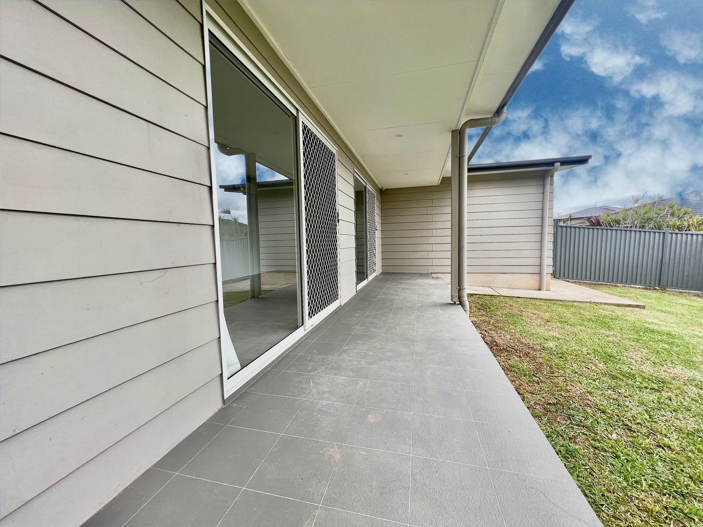 2A Hilltop Crescent, Campbelltown NSW 2560, Image 2