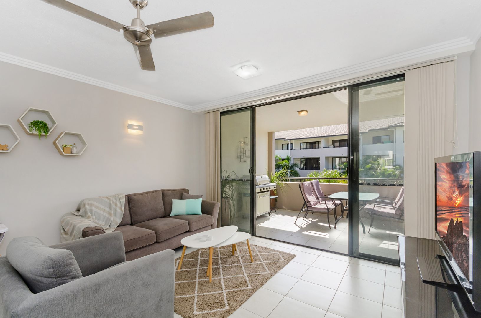 34/6-24 Henry Street, West End QLD 4810, Image 2