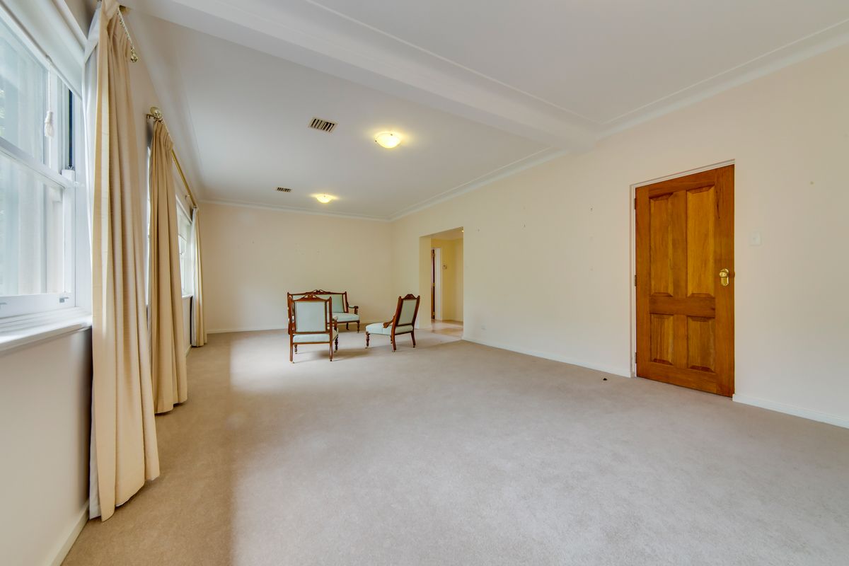 32 Ferdinand Place, Campbell ACT 2612, Image 1