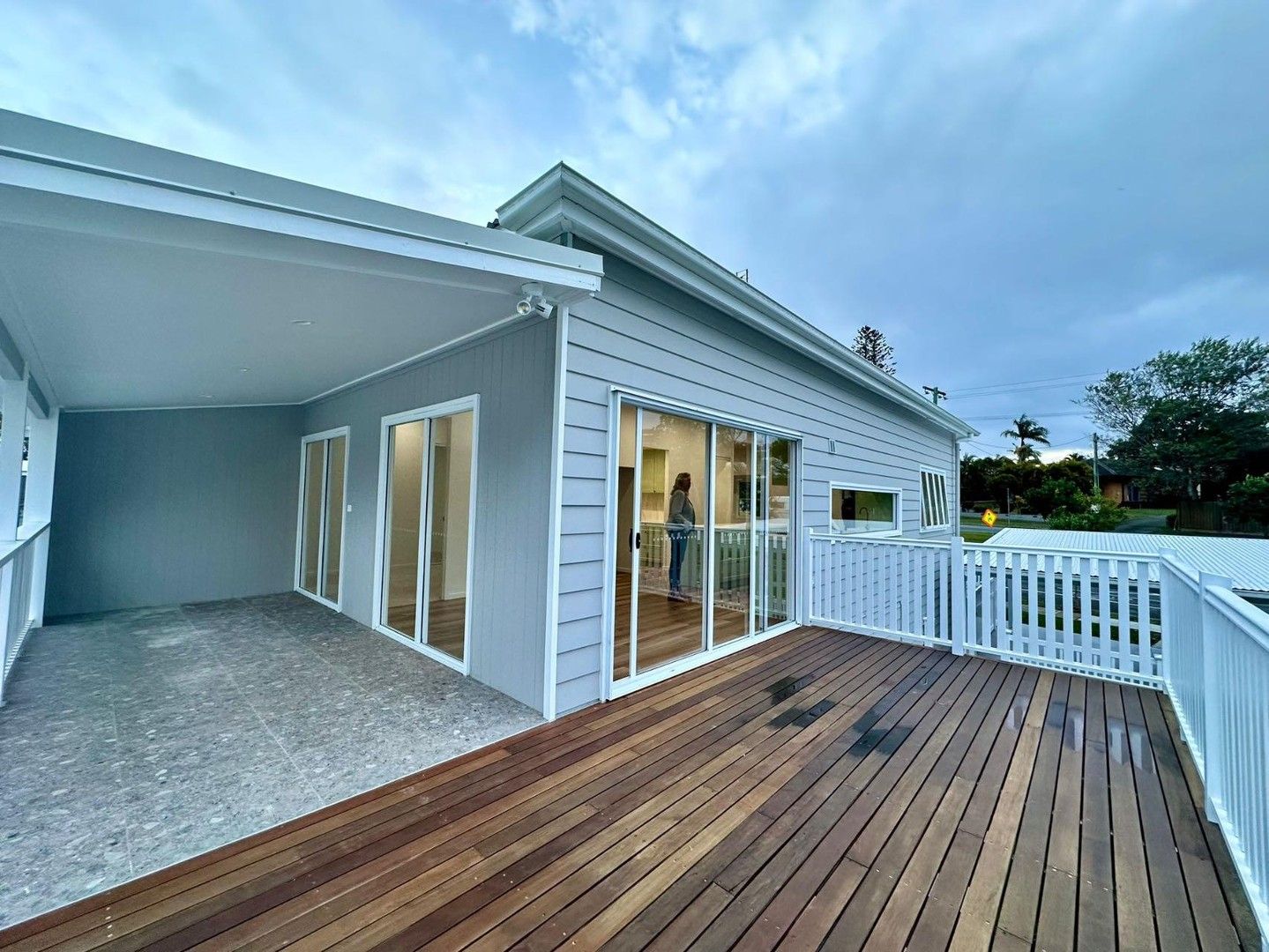 5 bedrooms House in 2 Brooke Avenue SOUTHPORT QLD, 4215