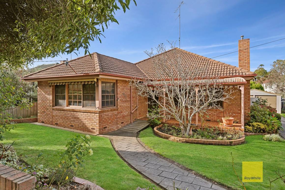 Picture of 27 South Valley Road, HIGHTON VIC 3216