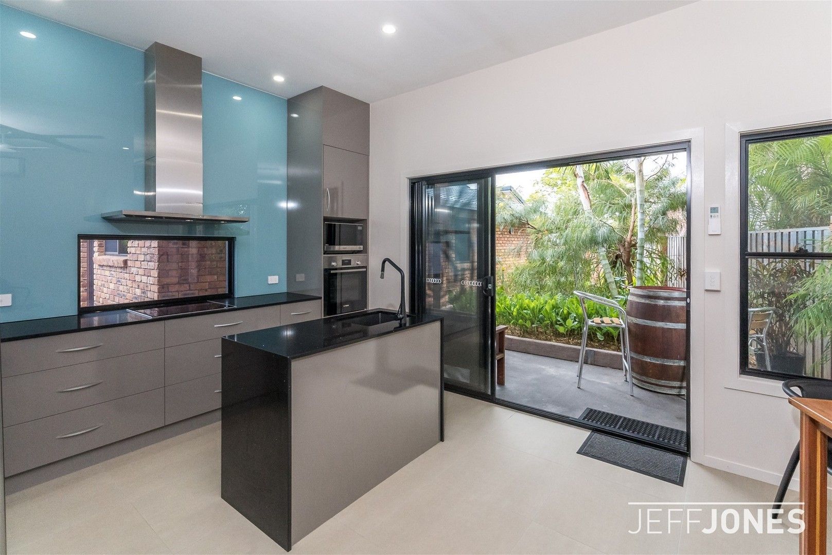 2 bedrooms Apartment / Unit / Flat in 17A Mindip Court CARINDALE QLD, 4152