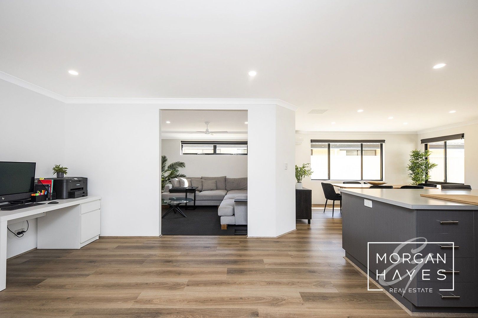 4 bedrooms House in 13 Yabera Road FORRESTFIELD WA, 6058