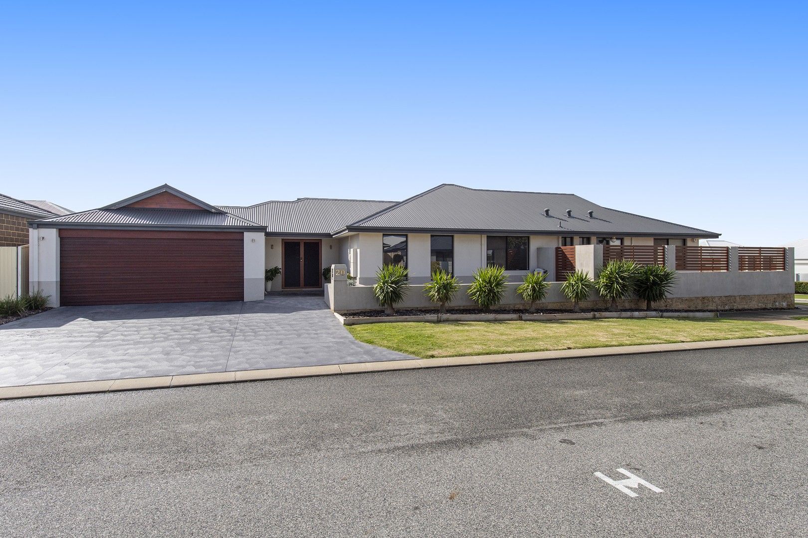4 bedrooms House in 20 Arwon St BALDIVIS WA, 6171