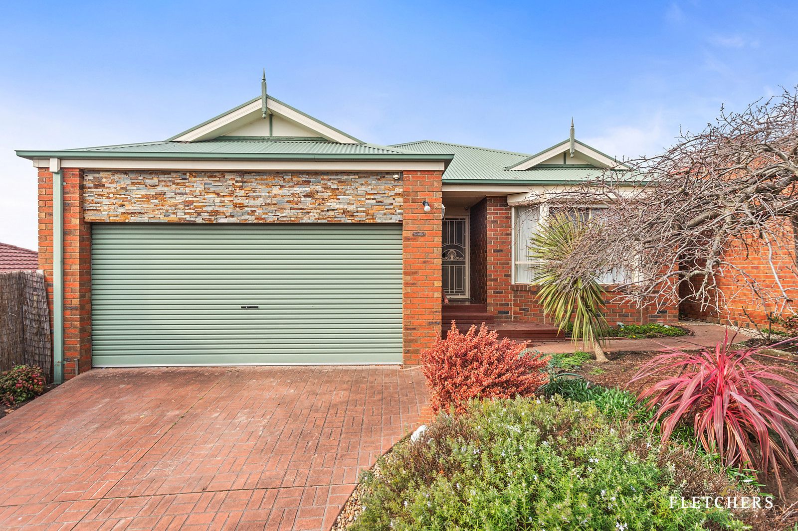 3 bedrooms House in 14 Hillrise Crescent CHIRNSIDE PARK VIC, 3116