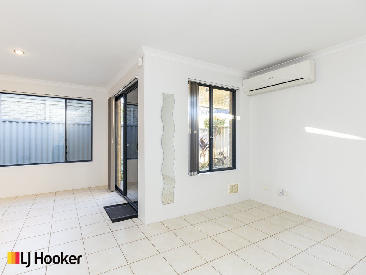 3 bedrooms Apartment / Unit / Flat in 405C Flinders Street NOLLAMARA WA, 6061