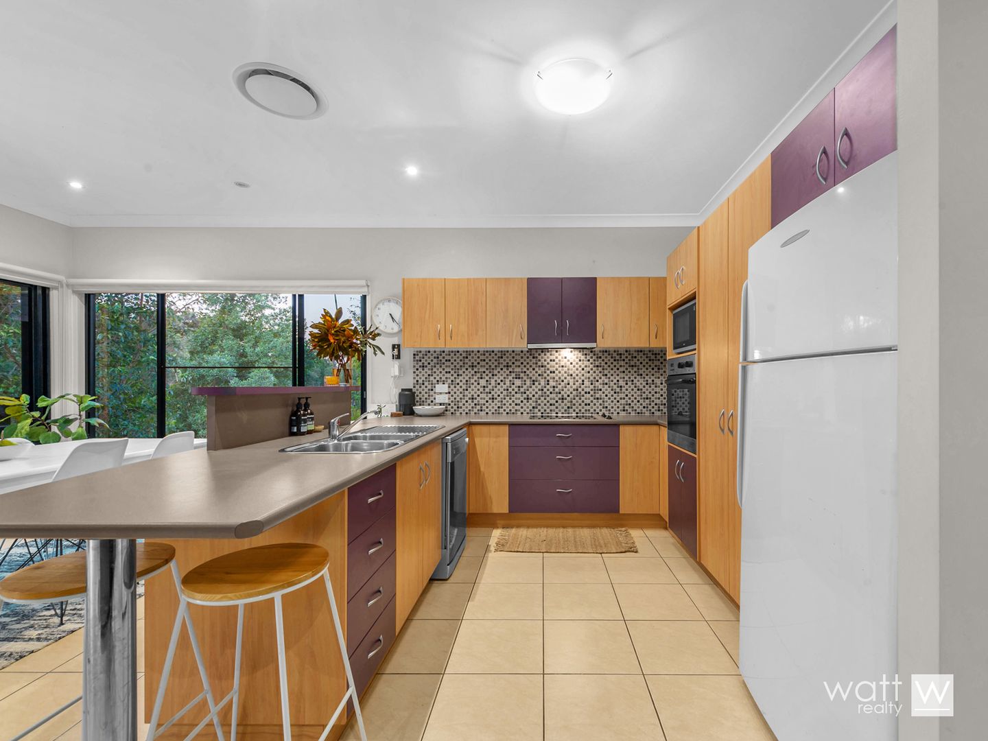 10 Grandis Court, Cashmere QLD 4500, Image 2