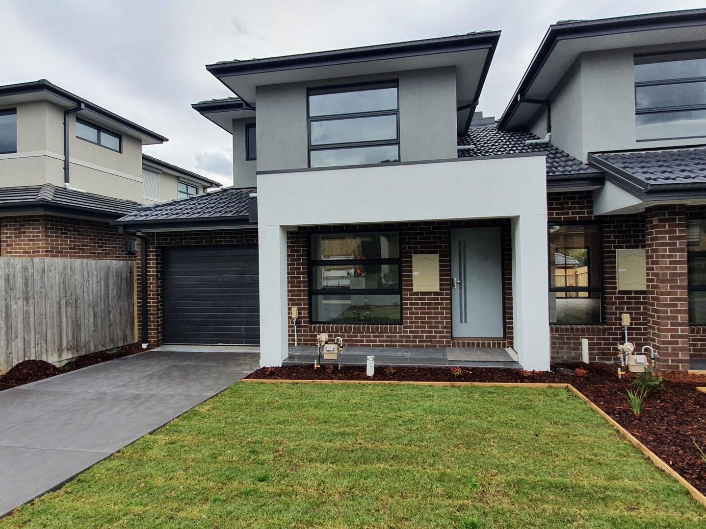 3 bedrooms Townhouse in 1B/39 Hillview Avenue MOUNT WAVERLEY VIC, 3149