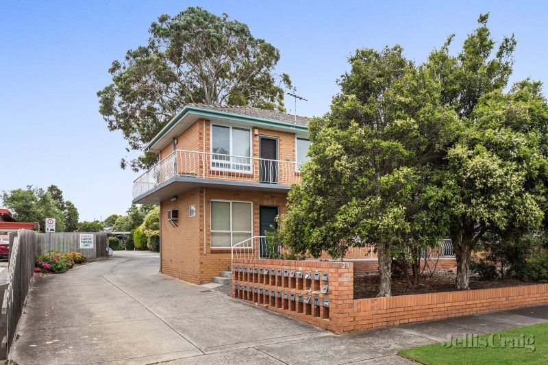 2 bedrooms Apartment / Unit / Flat in 19/28 Eumeralla Road CAULFIELD SOUTH VIC, 3162